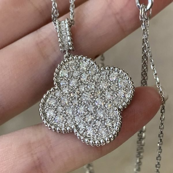 Van Cleef & Arpels full-diamond butterfly earrings, elegant and timeless