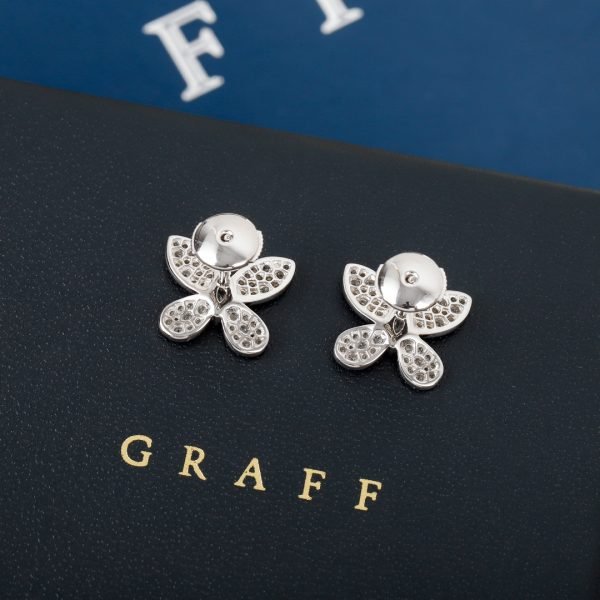 Mini, delicate butterfly stud earrings with a simple yet extraordinary butterfly design
